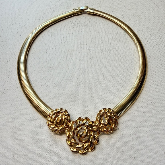 Vintage Jewelry - Vintage Chain Link Pendant Gold Tone Flexible Omega Tubogas Choker Necklace